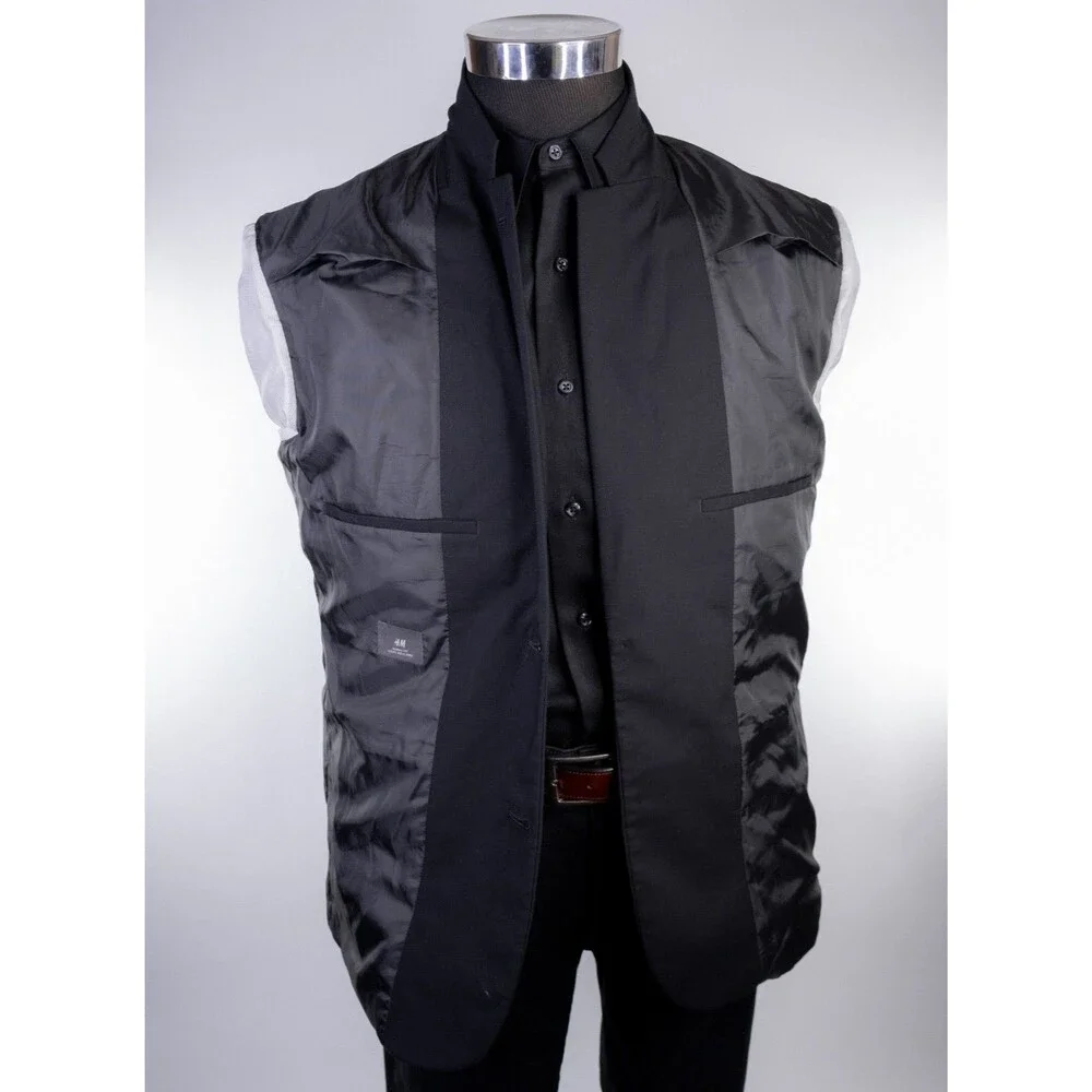 H&M Mens Blazer Jacket Size 42R Skinny Fit Black Sport Coat Two Button Poly